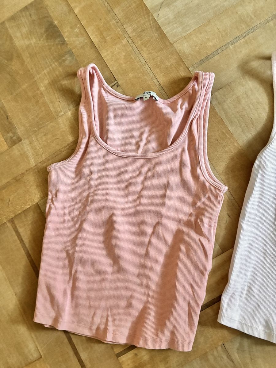 Top: 7 ladies tank tops – Usato da Zürich venduto da mesmainc 9