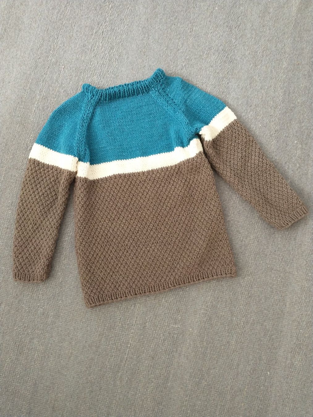 Maglioni & Felpe: Kinderpulli selbst gestrickt neu Gr. 104 – Nuovo (secondo la descrizione) da Zürich venduto da Turner_18