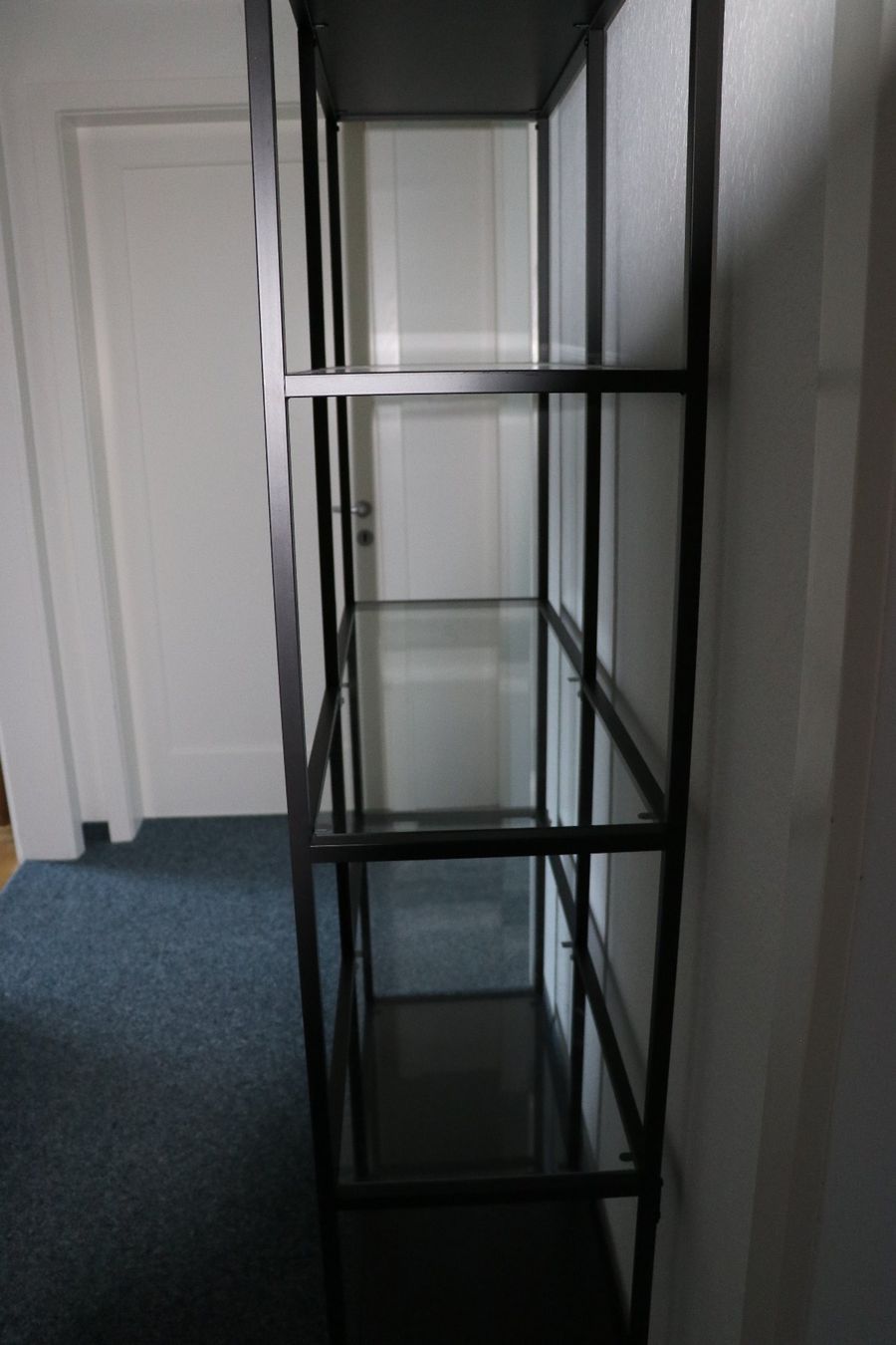 Scaffali: Regal Metall schwarz mit Glas – Usato da Wattwil venduto da Yakana 2