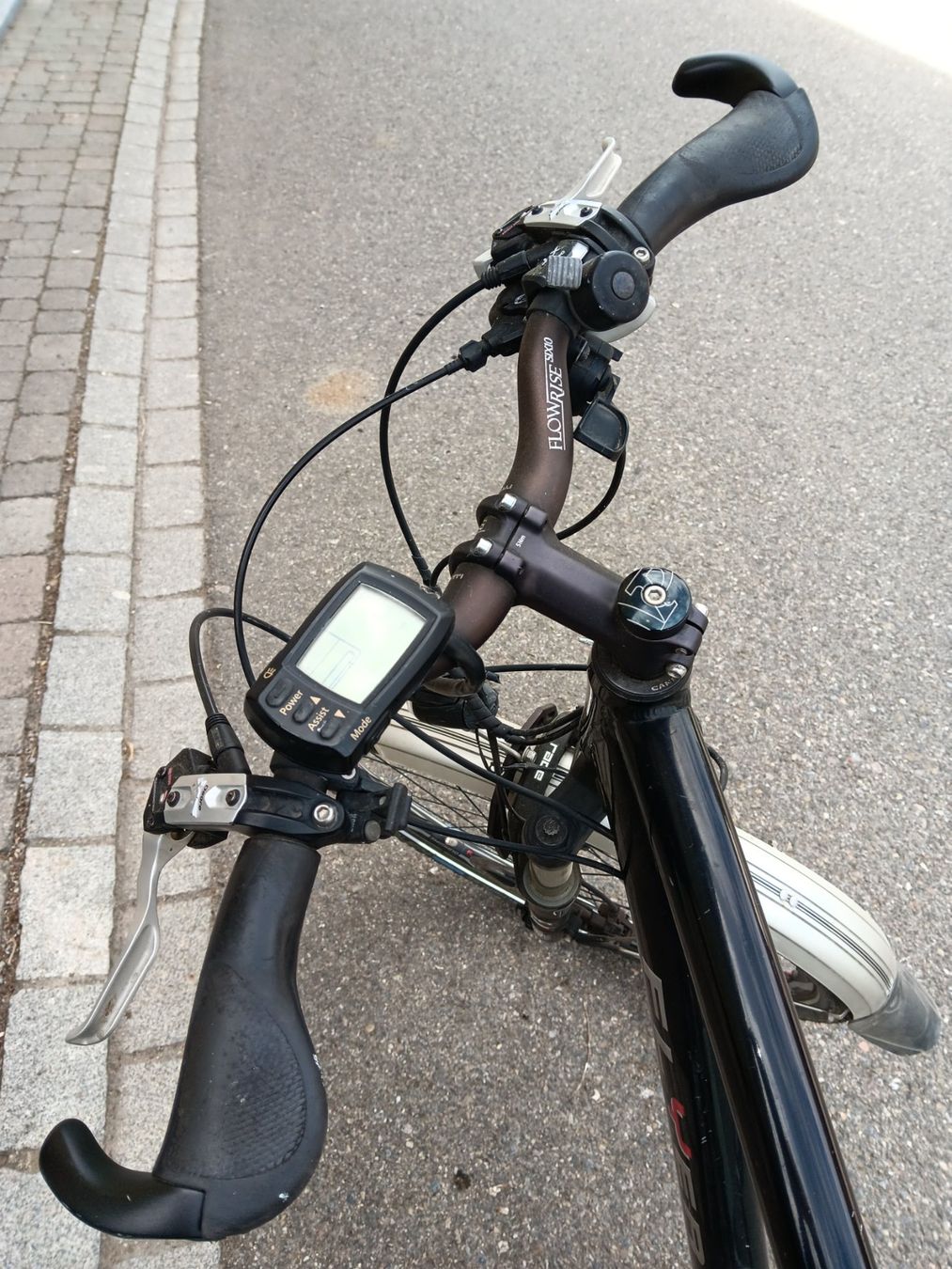 Flyer Biciclette: Flyer mit Hinterradfederung (Fully) – Usato da Rikon im Tösstal venduto da hurrli46 1