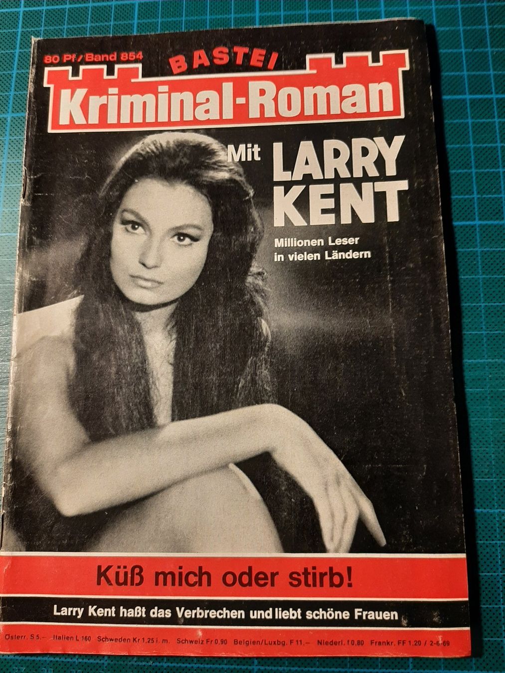 Libri: Larry Kent, Küss mich oder stirb. Kriminalroman – Usato da Basel venduto da kouki51