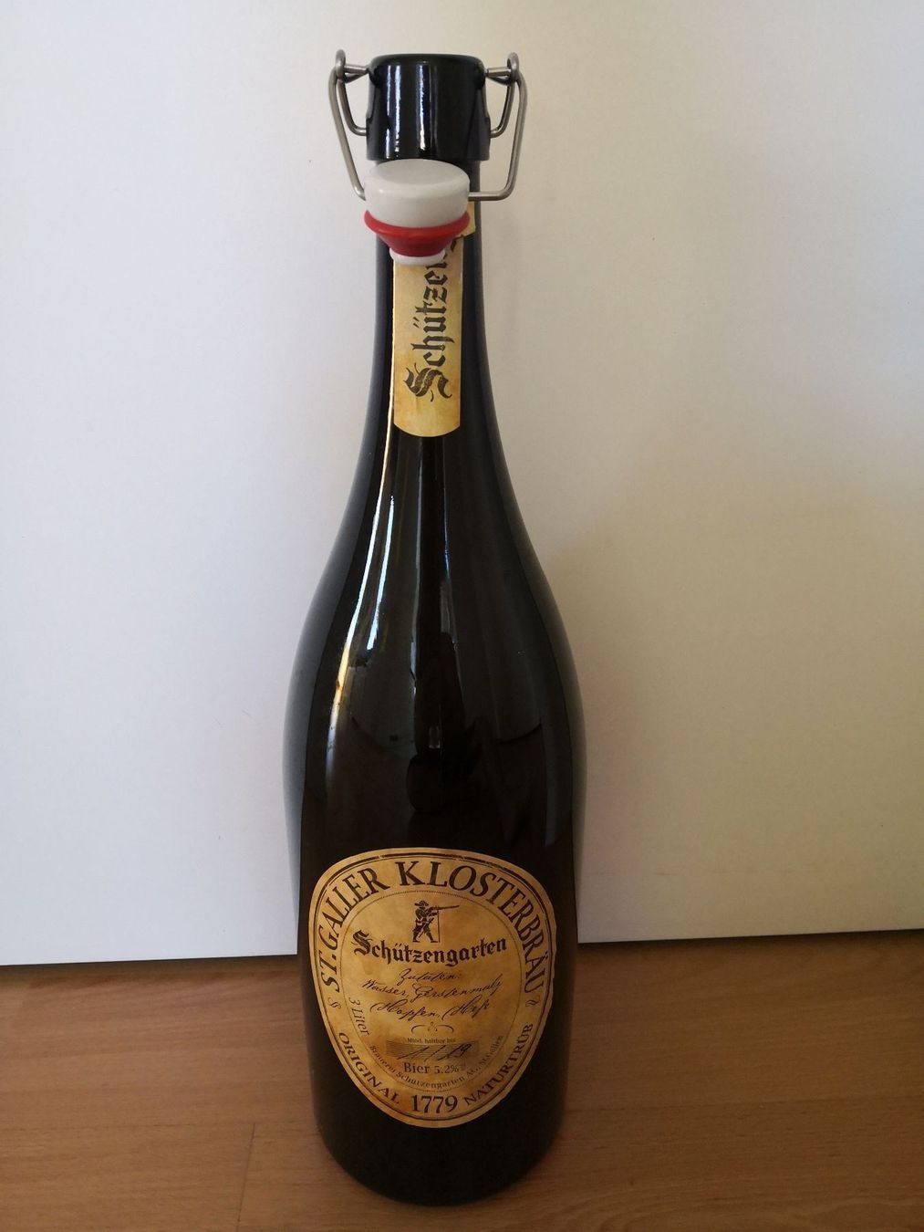 Gläser, Krüge & Flaschen: Leere 3 Liter Bügelflasche – Gebraucht aus Arbon von Gatto81 1