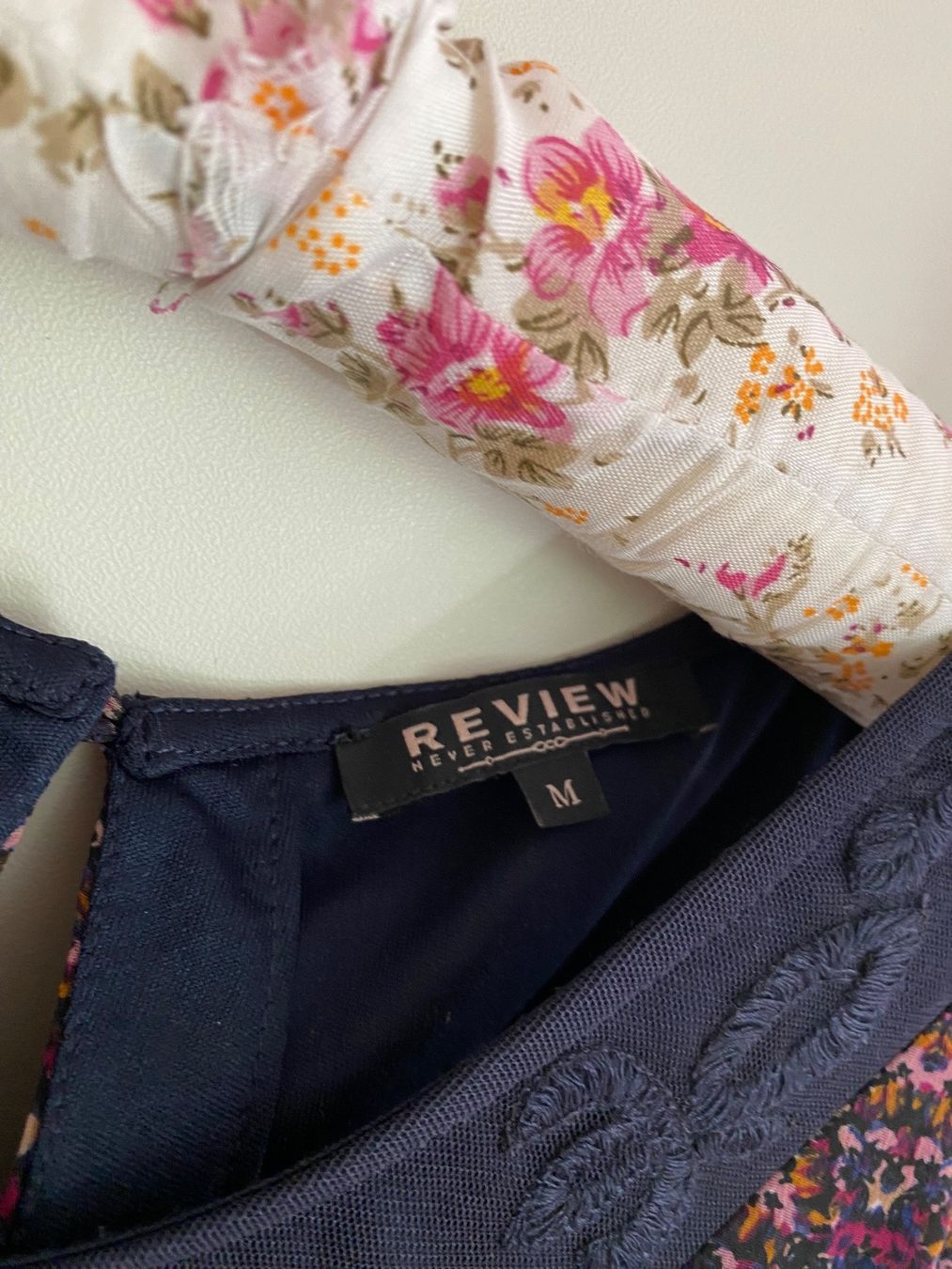 Vestiti: Review Kleid Gr. M – Usato da Hünenberg venduto da a.u.849 3