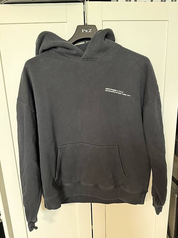 Giacche: 2 leichte Jacken / 1x Hoodie – Usato da Niederwangen BE venduto da taygun 3
