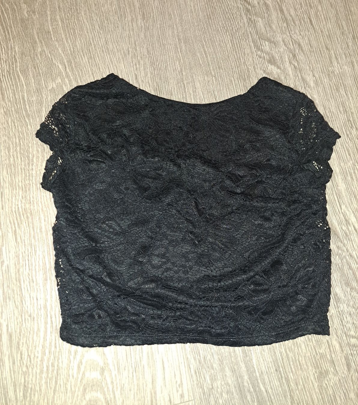 Top: Elegantes Top in Schwarz mit Spitze Grösse S – Usato da Wetzikon ZH venduto da secondhandsfashion 1