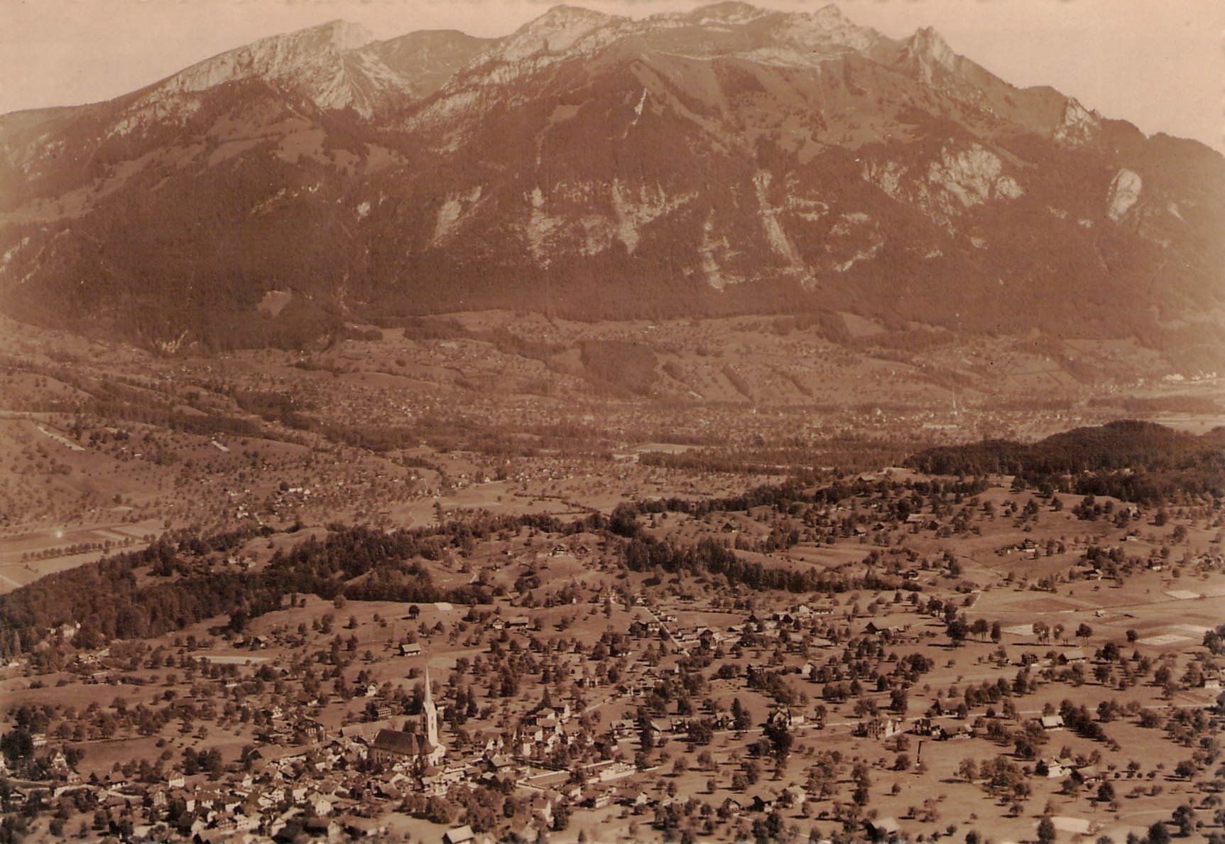 Cartoline postali: ^Fliegeraufnahme Kerns Obwalden – Usato da Reichenburg venduto da Pipo-67