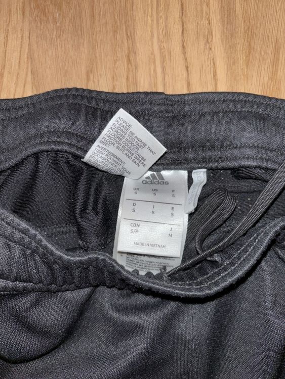 Adidas Pantaloni: Adidas Trainerhosen – Usato da Hindelbank venduto da eva_fd6b 1