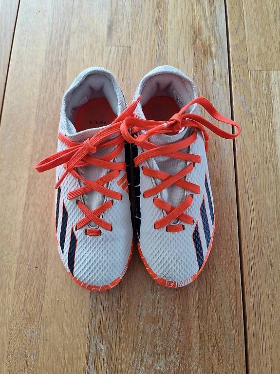 Scarpe per ragazzi: Kinderfussballschuhe (Gr. 30.5) – Usato da Zürich venduto da Rip2 2