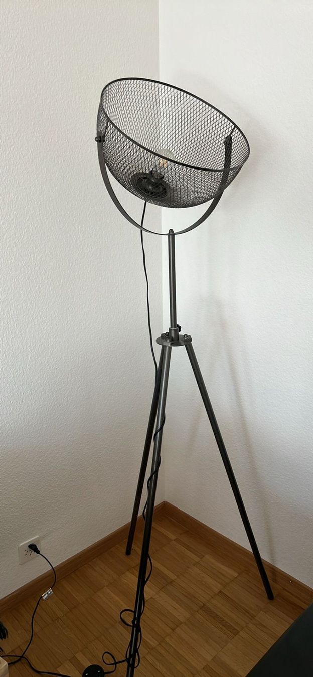Lampen: Wohnzimmer Lampe – Gebraucht aus Bern von Kampfus