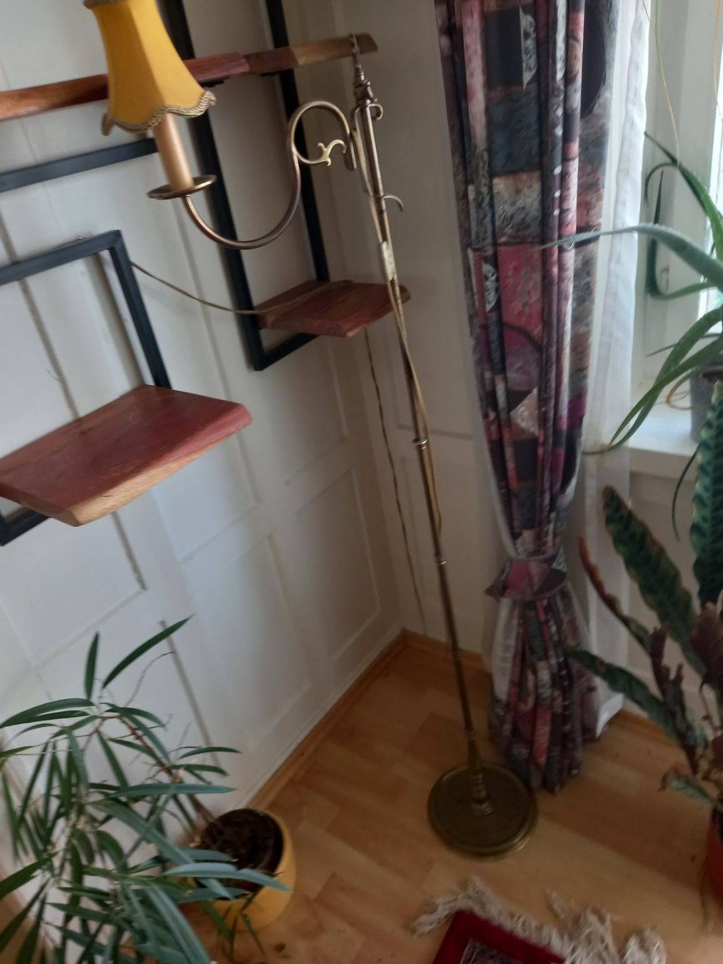 Lampes: Schnügelige Ständerlampe – D'occasion à Rorschach par rumpelschtiltz 1