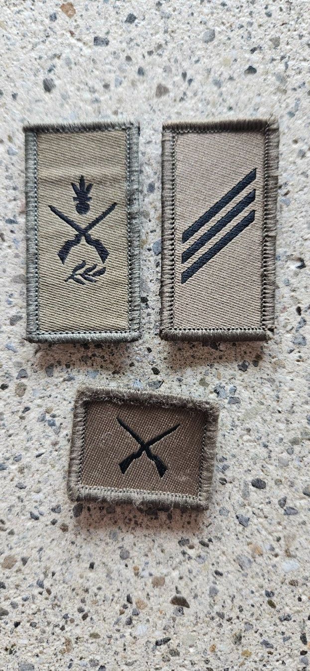Schweizer Armee Plaketten & Abzeichen: *** Abzeichen Set Infanterie Obergefreiter mit klett *** – Gebraucht aus Riedholz von fr_sIruP