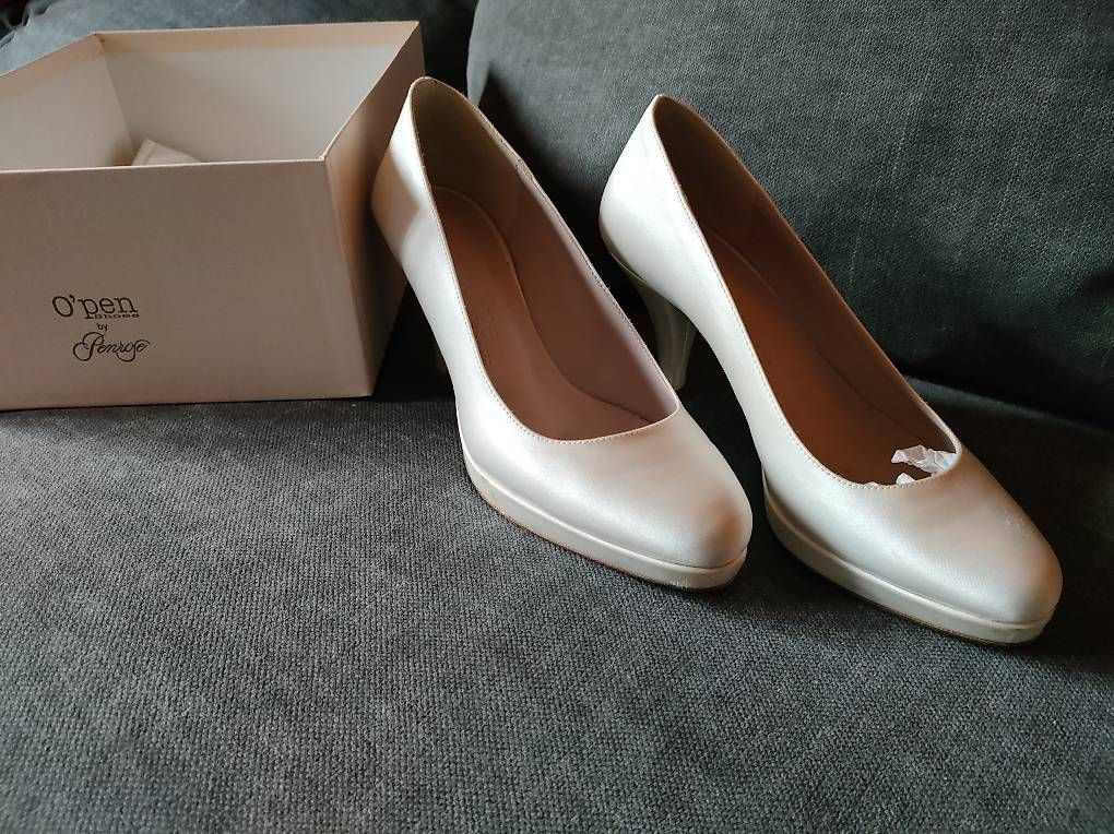 Scarpe da donna: Hochzeits-Schuhe Gr. 37 – Usato da Brienz BE venduto da fan_13