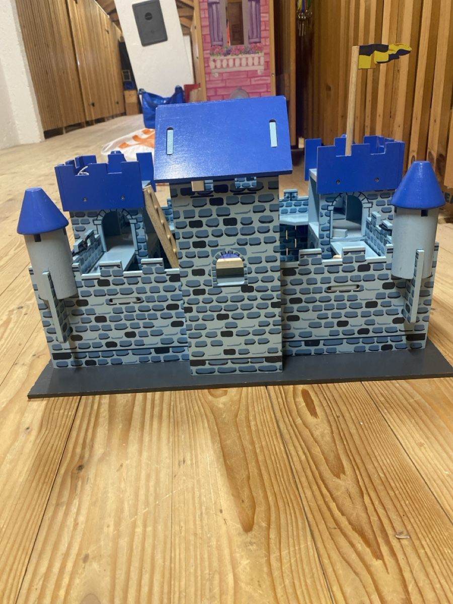 Casette per bambini: Castello giocattolo  per bambini 🏰! – Usato da Winterthur venduto da Aleujkaj 3