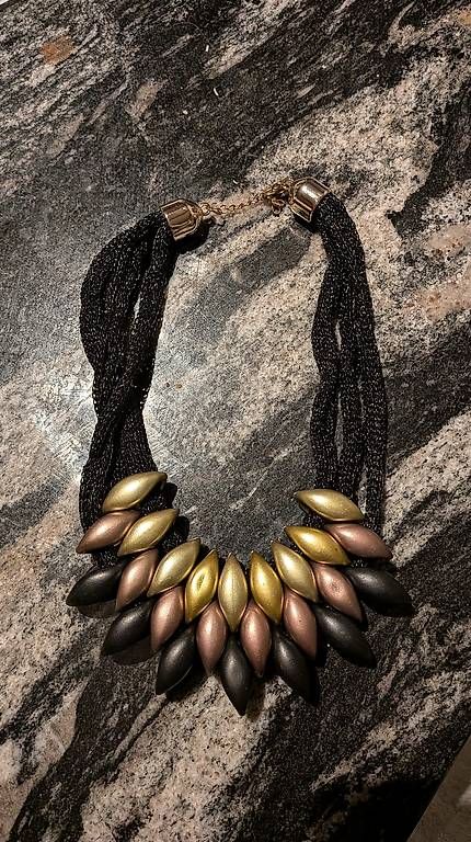 Colliers: Neuwertige Modeschmuck Halskette – D'occasion à Wattenwil par karinschaw 1
