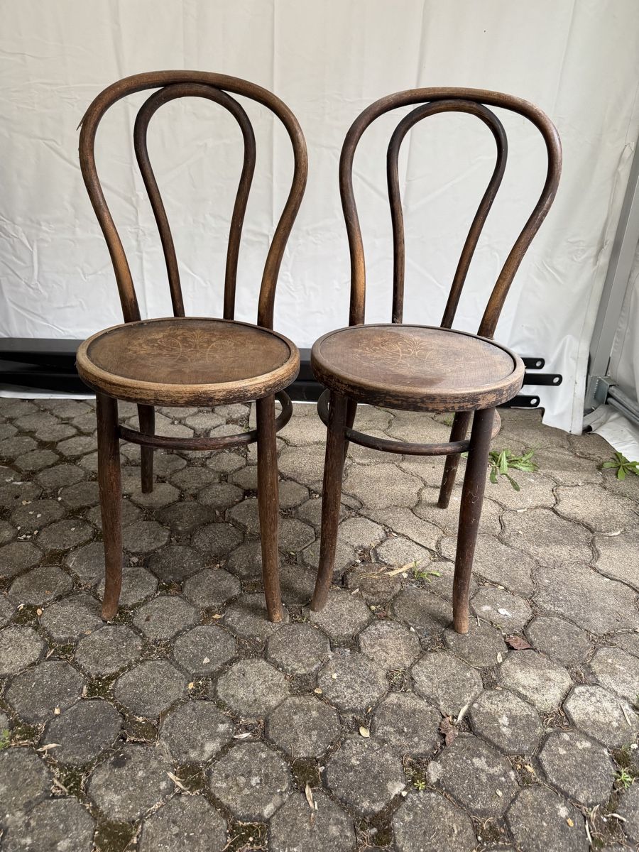 Chaises: Holzstühle Antik – D'occasion à Muri AG par Aero96