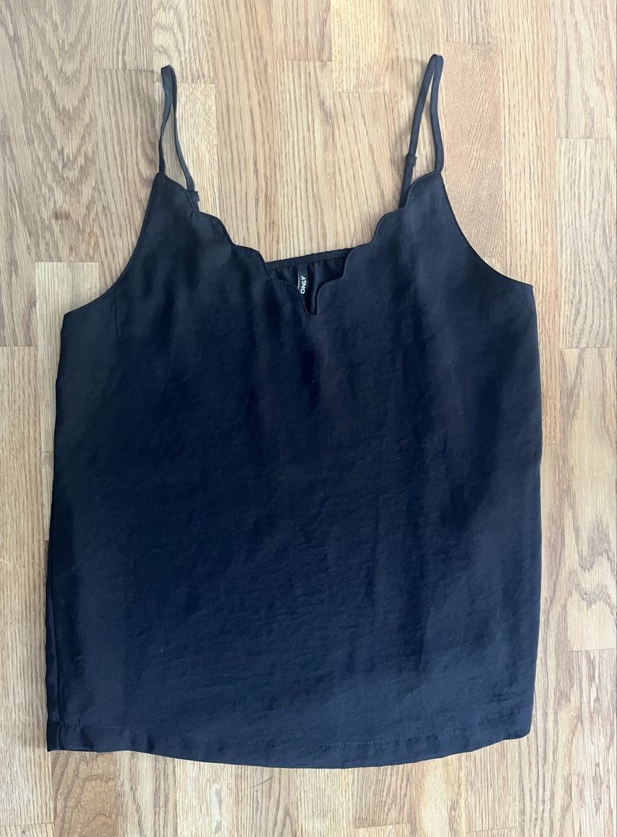 Only Tops: Schwarzes Top, ONLY, Grösse 34 – D'occasion à Sursee par abcdxyz