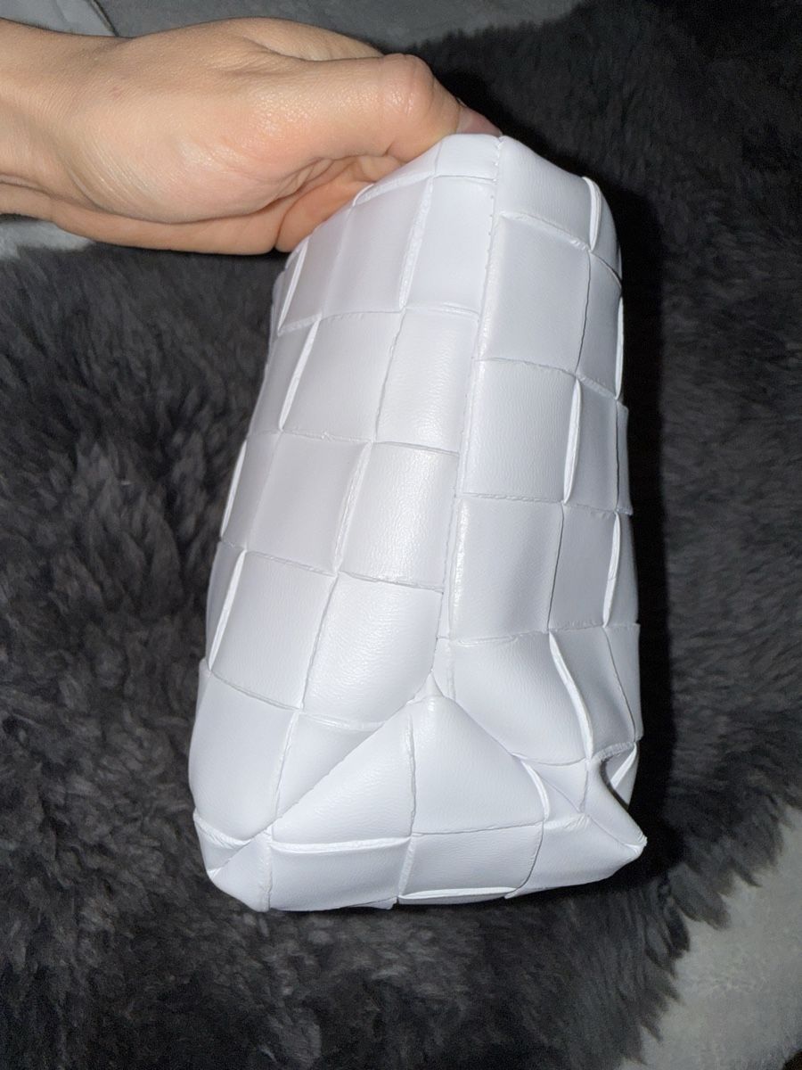 Victoria's Secret Borse: Victoria's Secret White Cosmetic Bag – Nuovo (secondo la descrizione) da Heerbrugg venduto da ines_lopez 3
