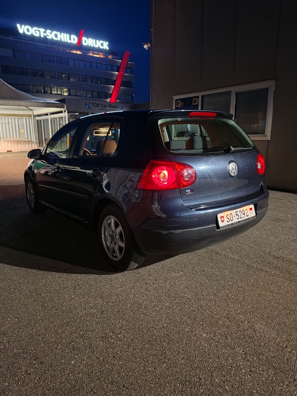 VW Automobili: VW Golf 5 2.0 fsi – Difettoso da solothurn venduto da A5292 4