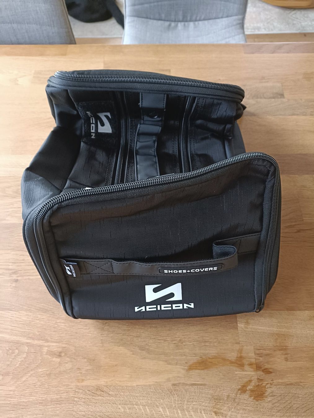 Borse: SciCon ESSENTIALS CYCLING KIT RACE DAY RAIN BAG – Nuovo e nell'imballaggio originale da Bern venduto da carlota_dino 1