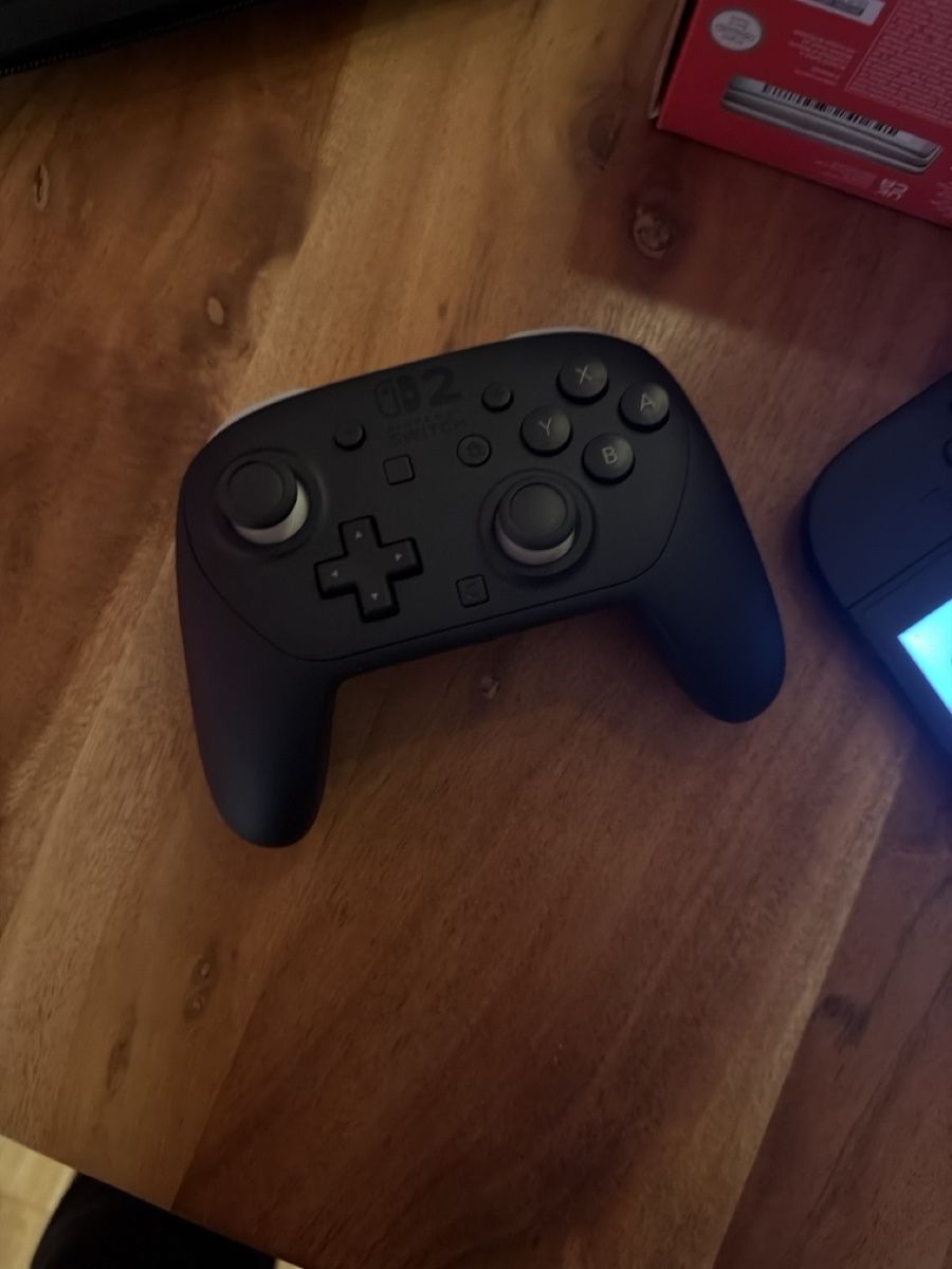 Nintendo Konsolen: Nintendo Switch Console and Pro Controller with Case – Neu (gemäss Beschreibung) aus St. Gallen von alexo03 2