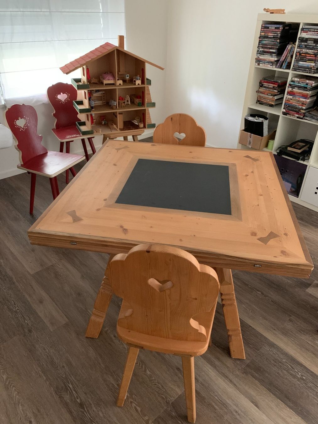 Set di tavolo e panche: Table carrée + 4 chaises vieux sapin ciré – Usato da Dübendorf venduto da flo_zds2