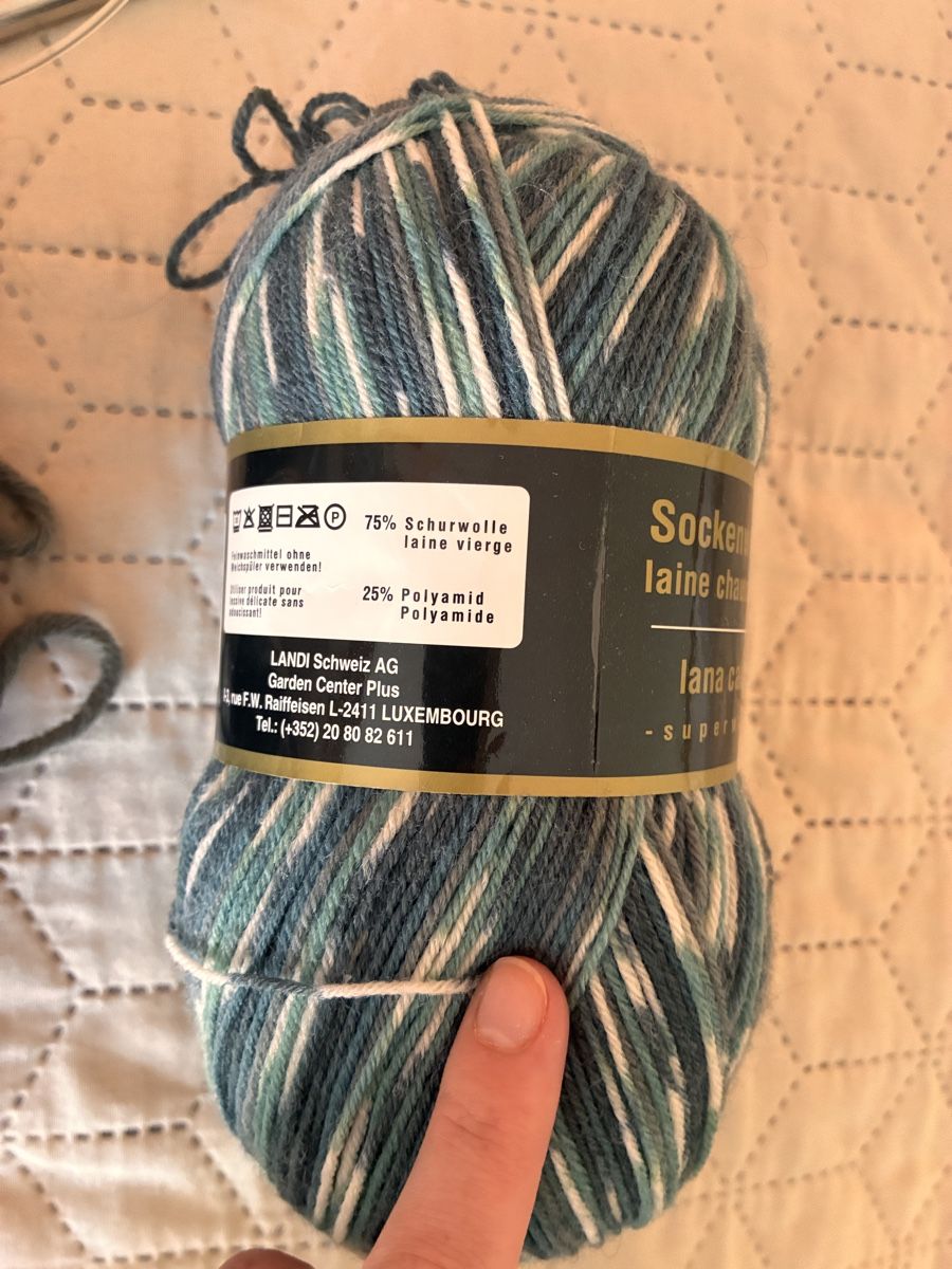 Lana: Knitting Set: 2x Yarn Balls & Needles! – Nuovo (secondo la descrizione) da Untersiggenthal venduto da mic_ksv9 2