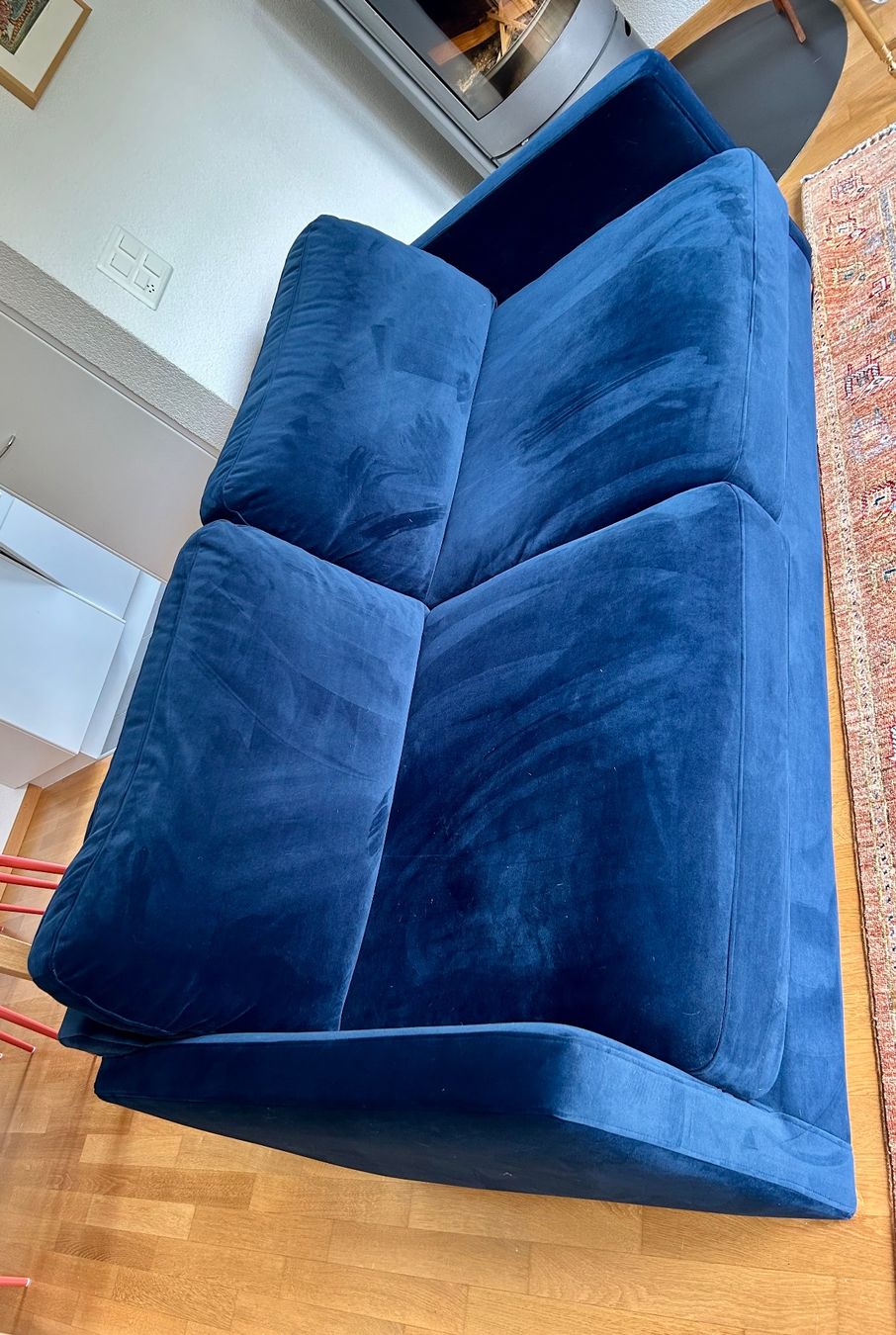 Maisons du monde Sofas: Canapé-lit en velours bleu nuit – Gebraucht aus Zürich von Kavaga 4