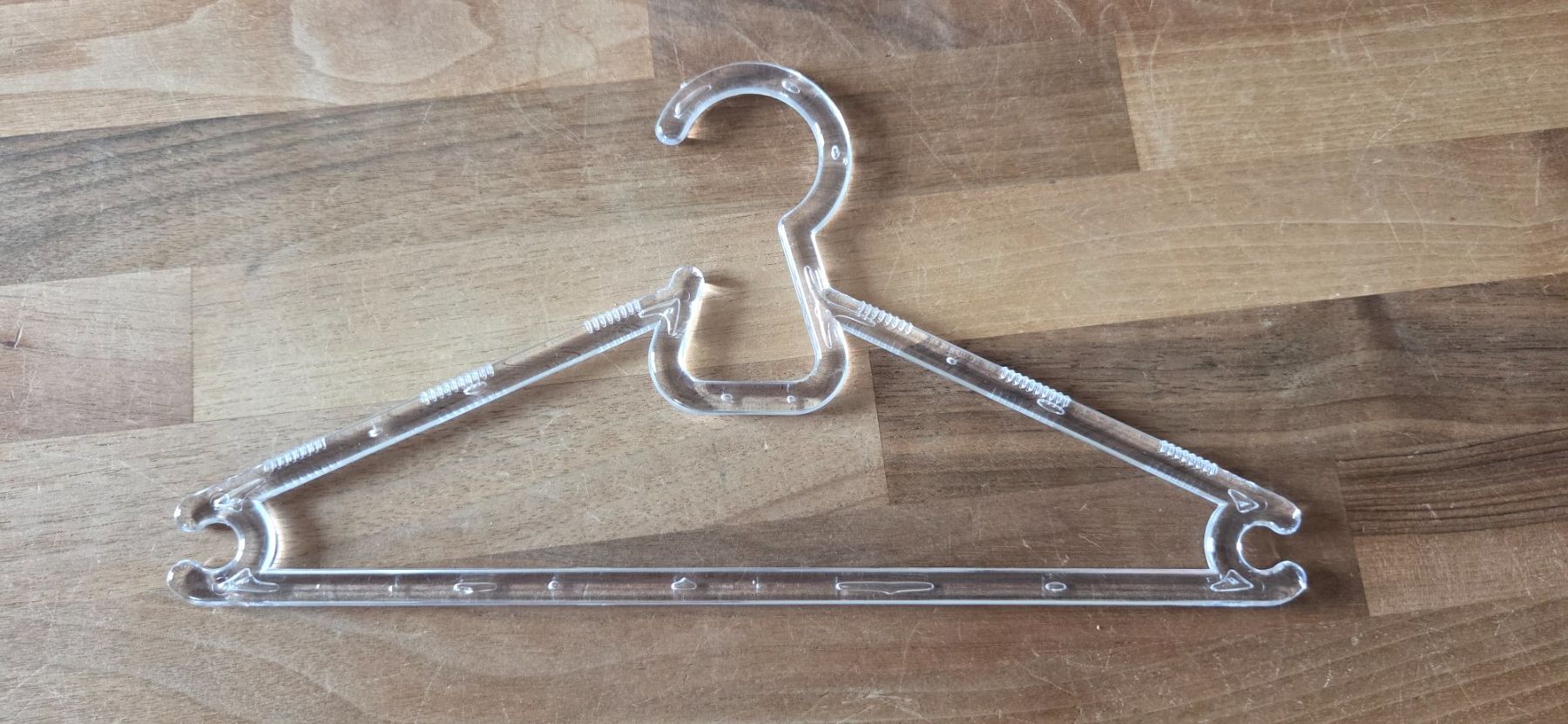 Appendiabiti: 18er Set transparente Kinderkleiderbügel – Usato da Wuppenau venduto da TamZwa 1