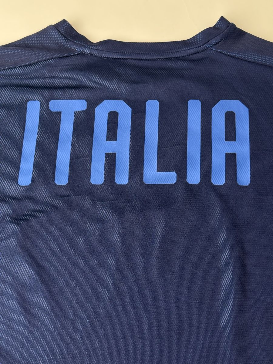 Puma Canottiere & Pantaloni: Italy 17/18 training shirt – Usato da Baden venduto da Timelessthreads 2