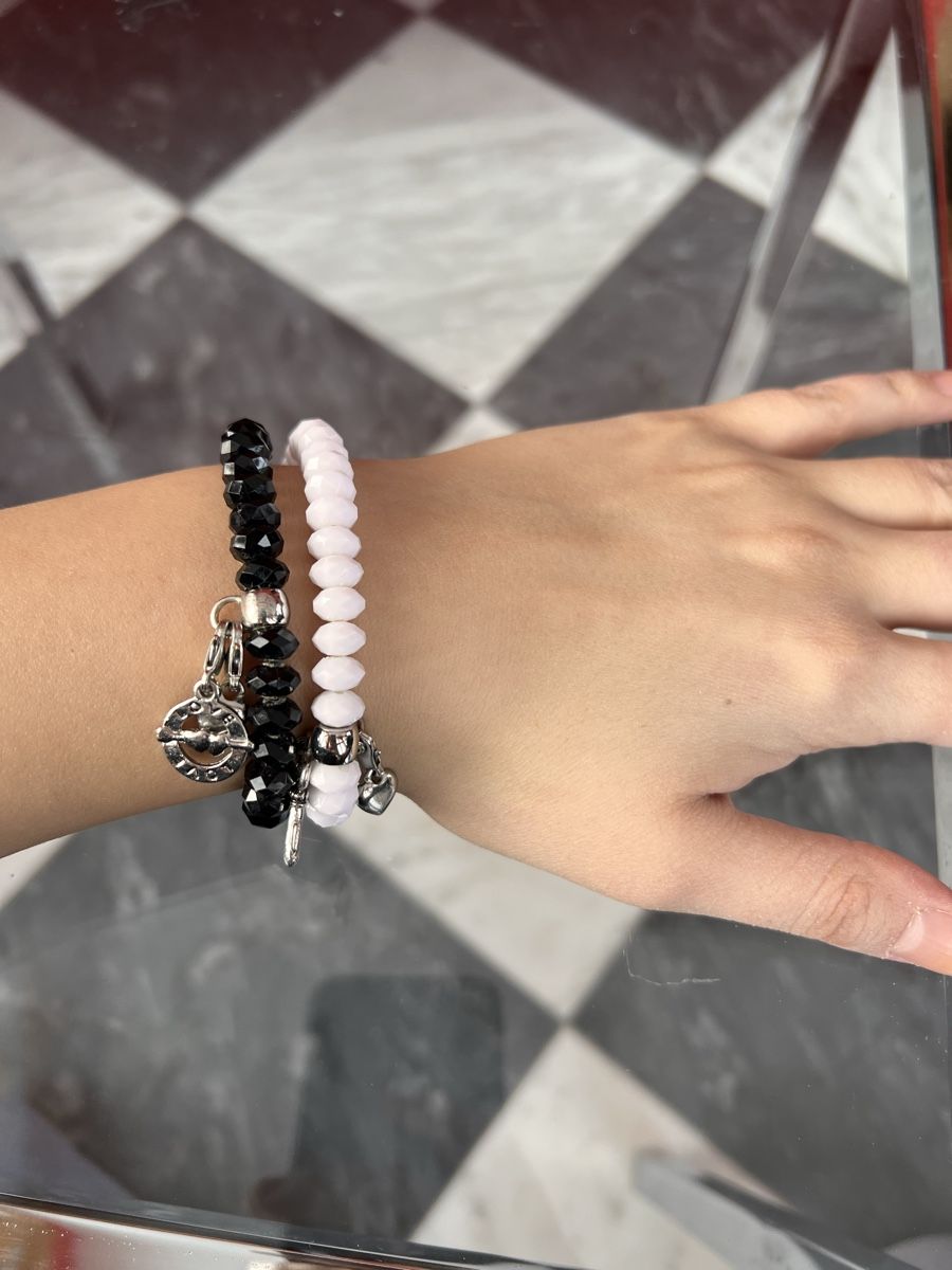 Bracciali & Braccialetti: Armband schwarz und weiss mit Charms – Nuovo (secondo la descrizione) da Zürich venduto da car_x52z 1