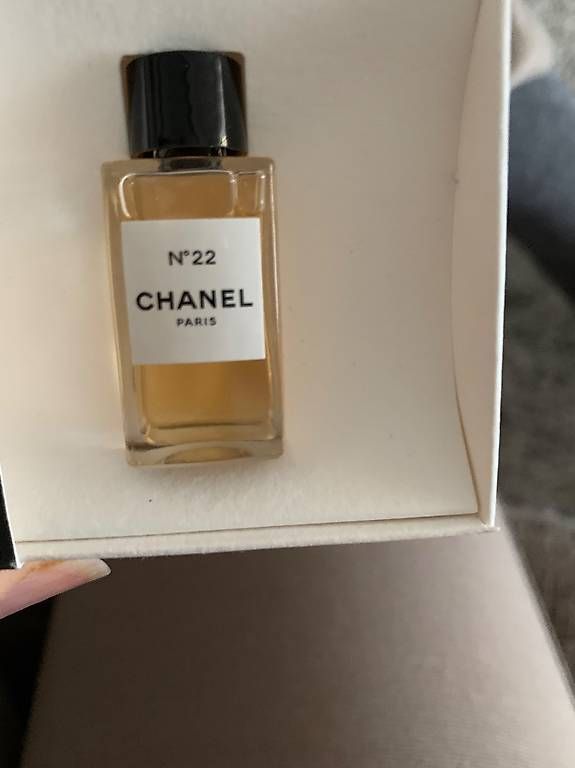 Profumi & Eau de Toilette: Miniature Chanel numero 22  – Usato da Etoy venduto da san_78xt 3