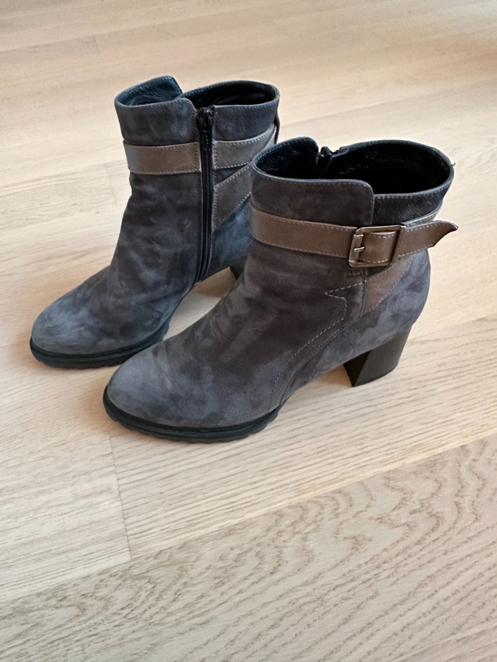Chaussures femmes: Stiefeletten von Day – D'occasion à Zürich par Rigiblick2 3