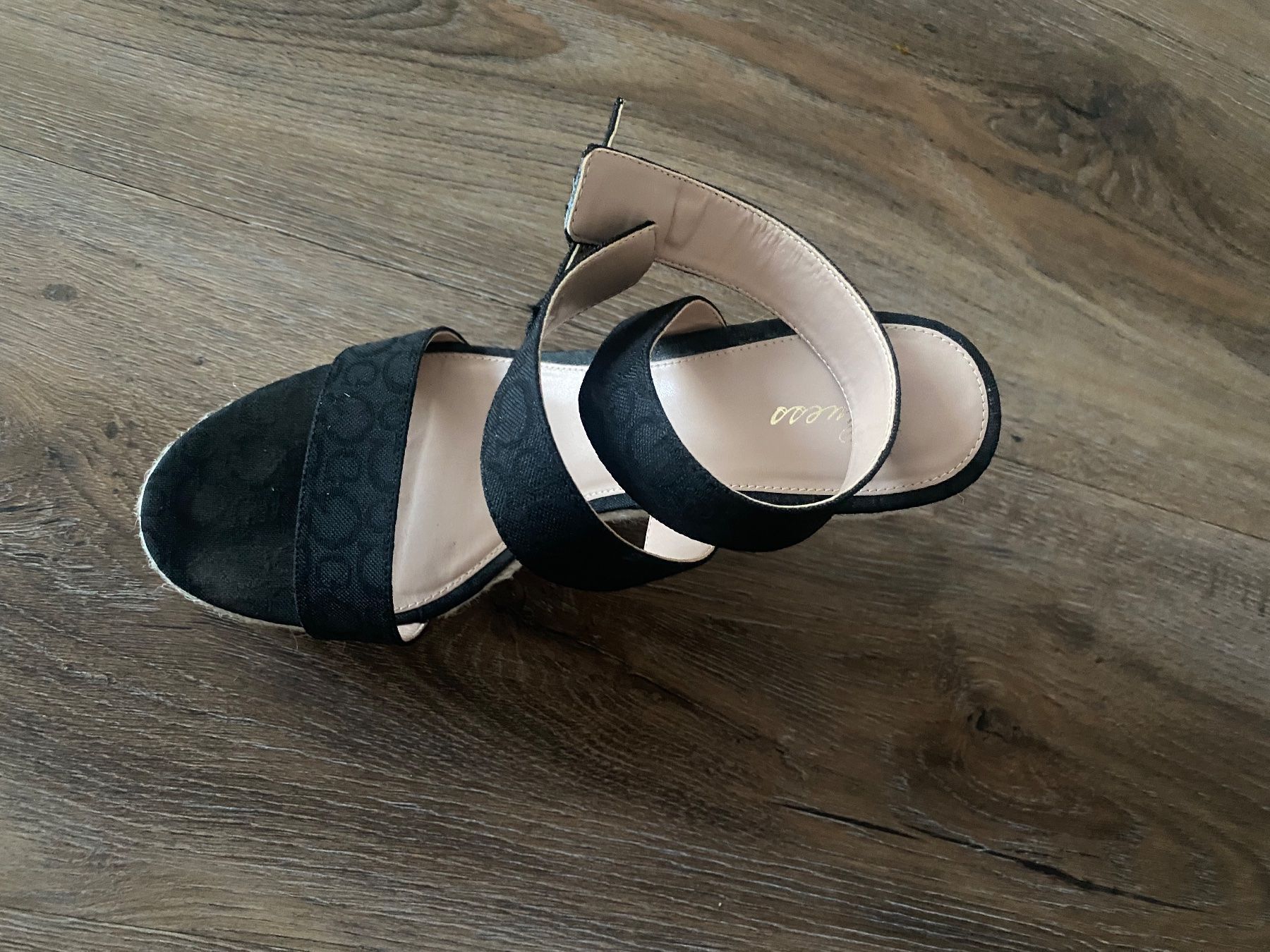 Guess Scarpe da donna: Guess Keilsandalette Gr. 41 – Usato da Wolfwil venduto da Piccola87 1