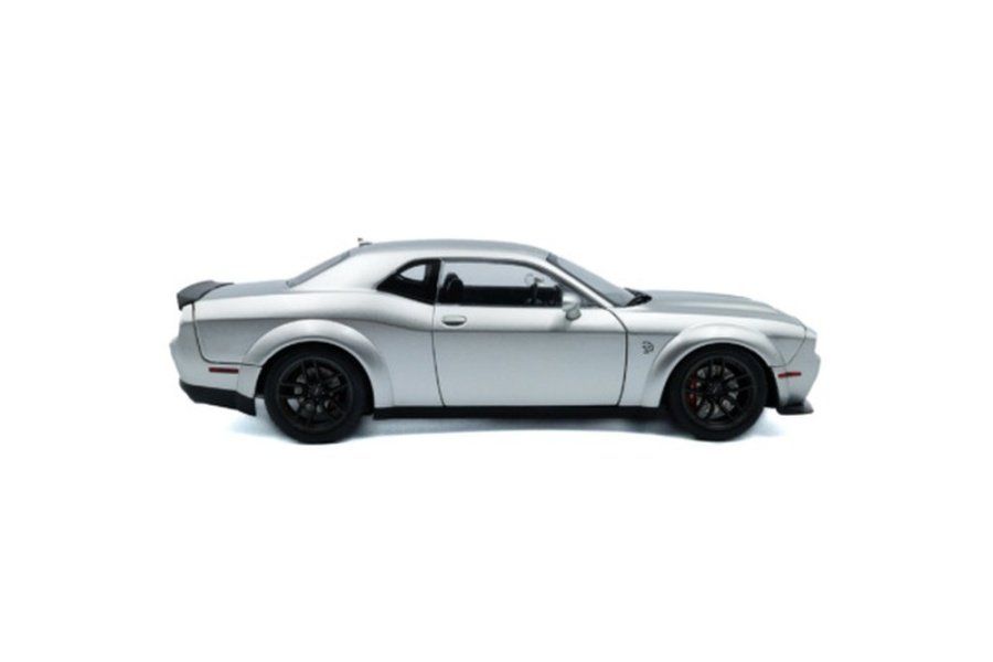 Dodge Modellautos: Dodge Challenger SRT Hellcat Redeye Widebody 2023 silber – Neu und originalverpackt aus Gerlafingen von espero88 7