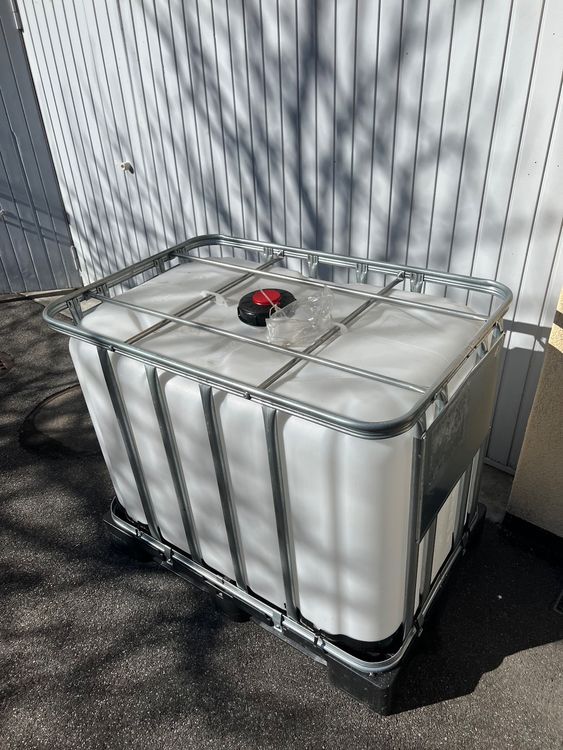 Best HD Pictures about  Wunderschne 1000l Wassertank Zu Verschenken Ebenbild  with No AI Images