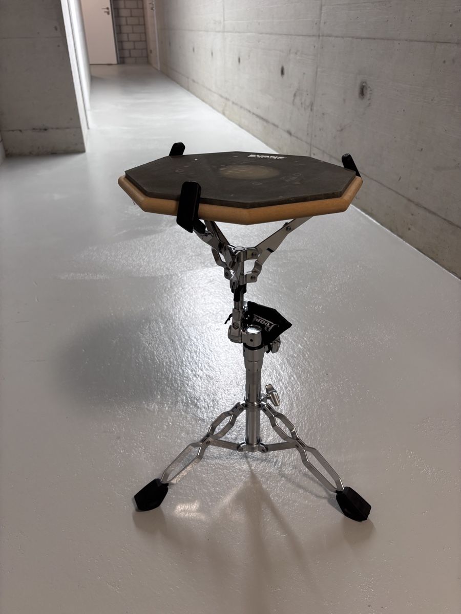 Evans Strumenti musicali: Evans RealFeel Übungs-Pad inkl. Ständer – Usato da Homburg venduto da salmon136