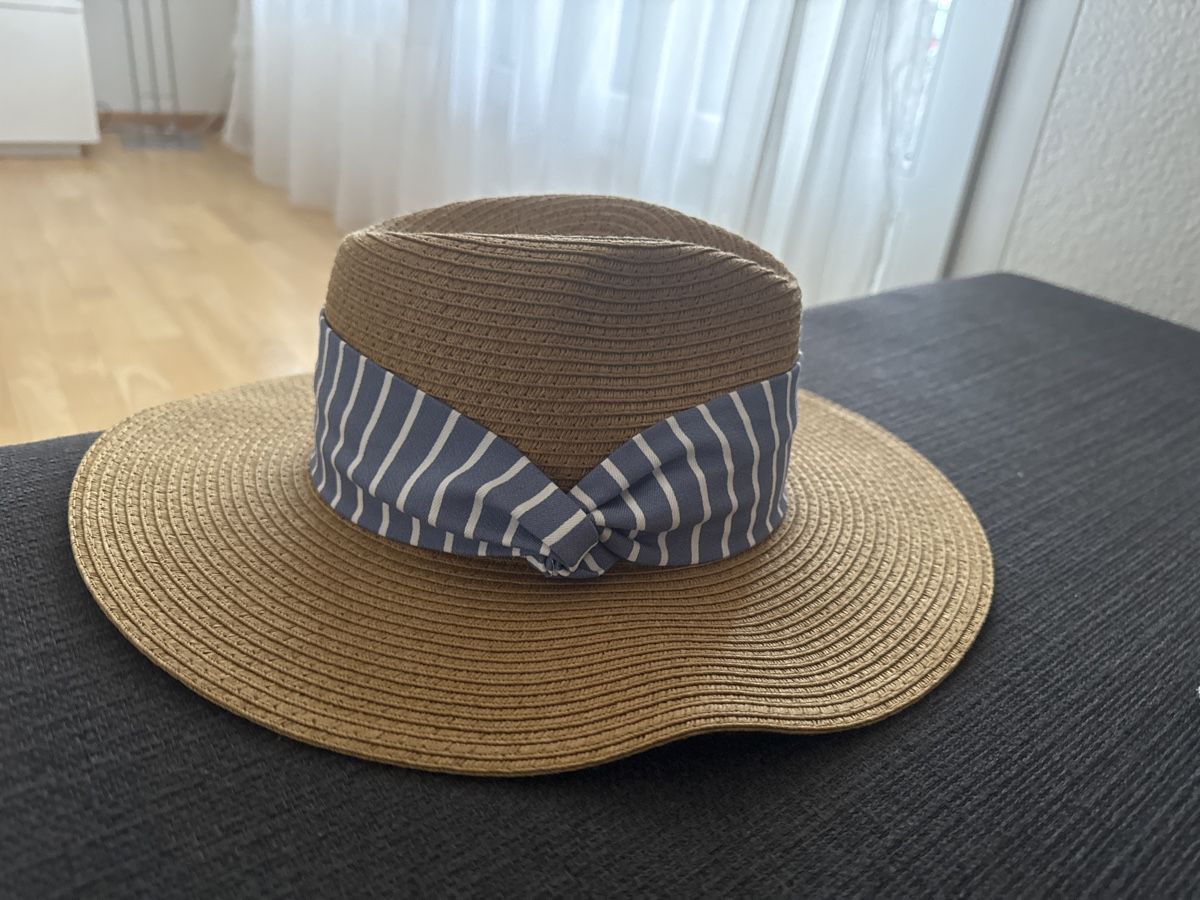 Hüte, Mützen & Caps: Sommerlicher Strohhut Anna Field beige gestreift – Neu (gemäss Beschreibung) aus Abtwil SG von ale2002
