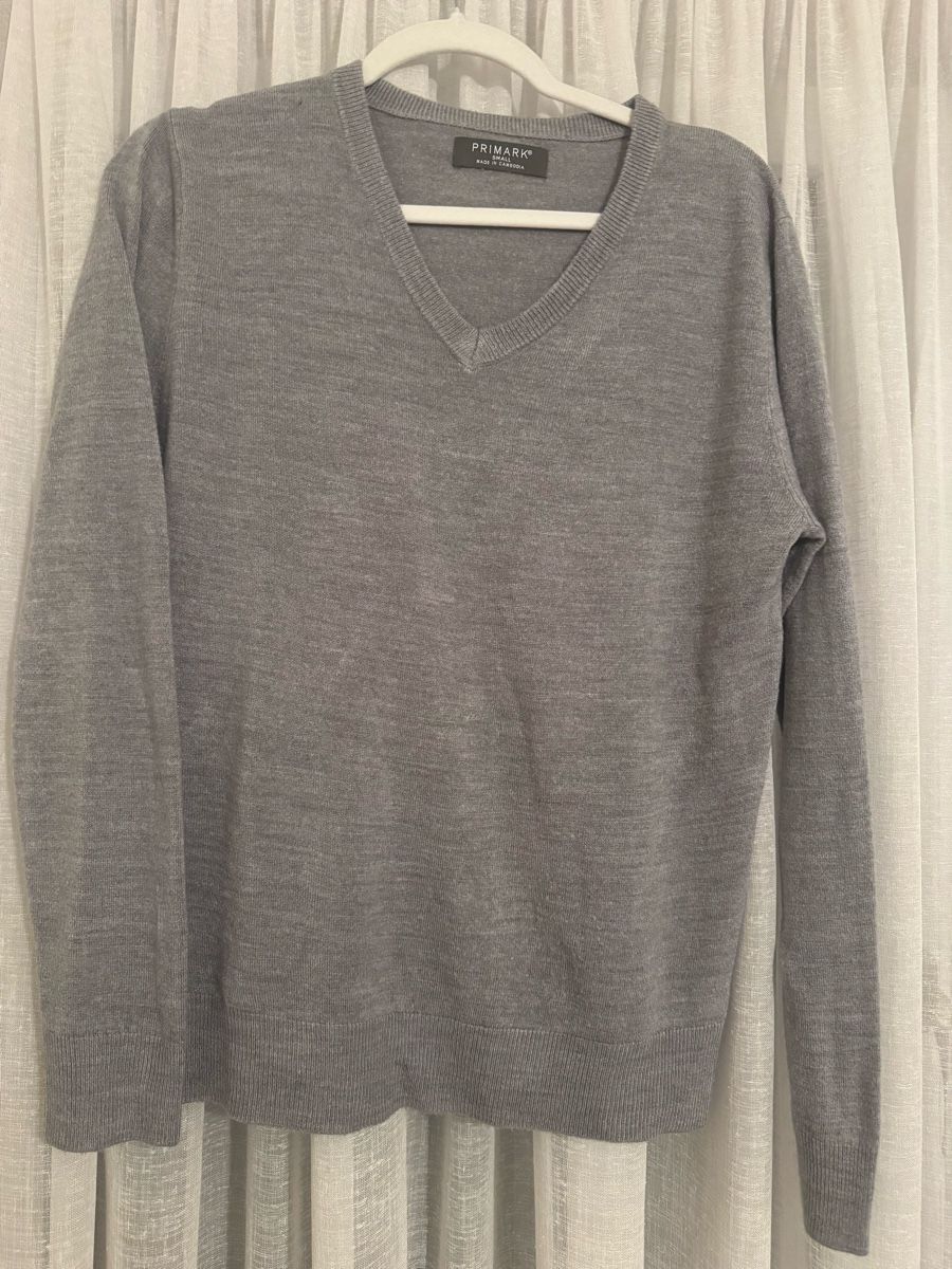 Primark Lotti di vestiti: Pullover Set, Top Zustand, Gr. S, Grau und Schwarz – Usato da Neuenegg venduto da mel_5pnq 3