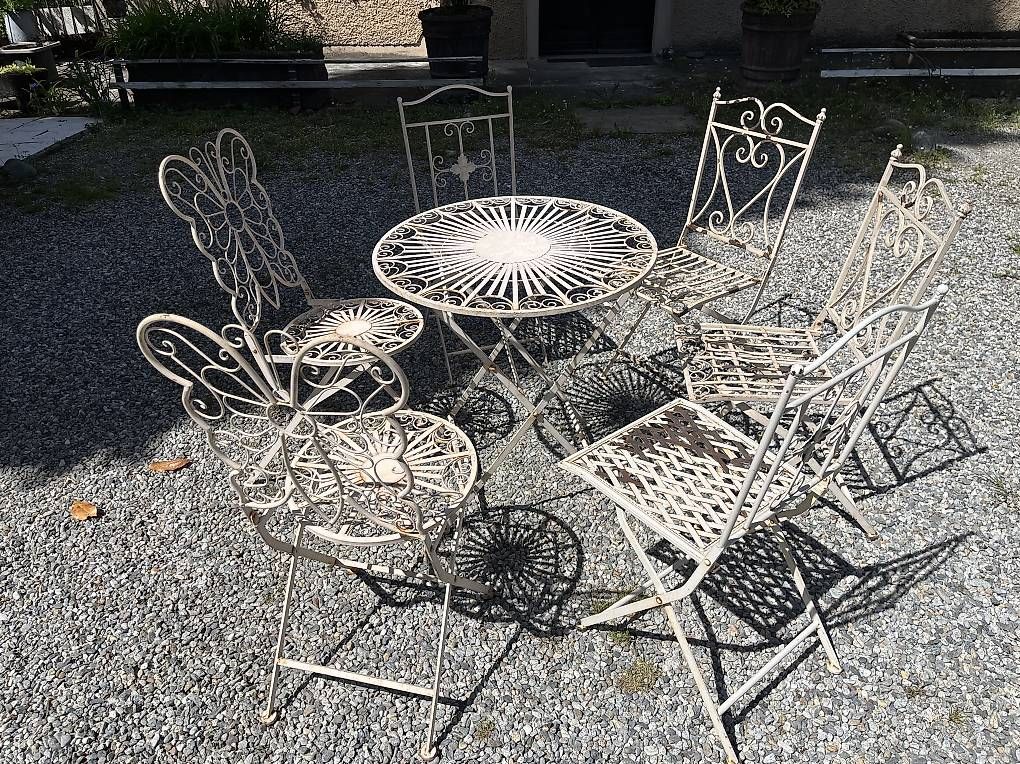 Set di tavolo e panche: Tavolo e sedie da giardino – Usato da Locarno venduto da batbaloo