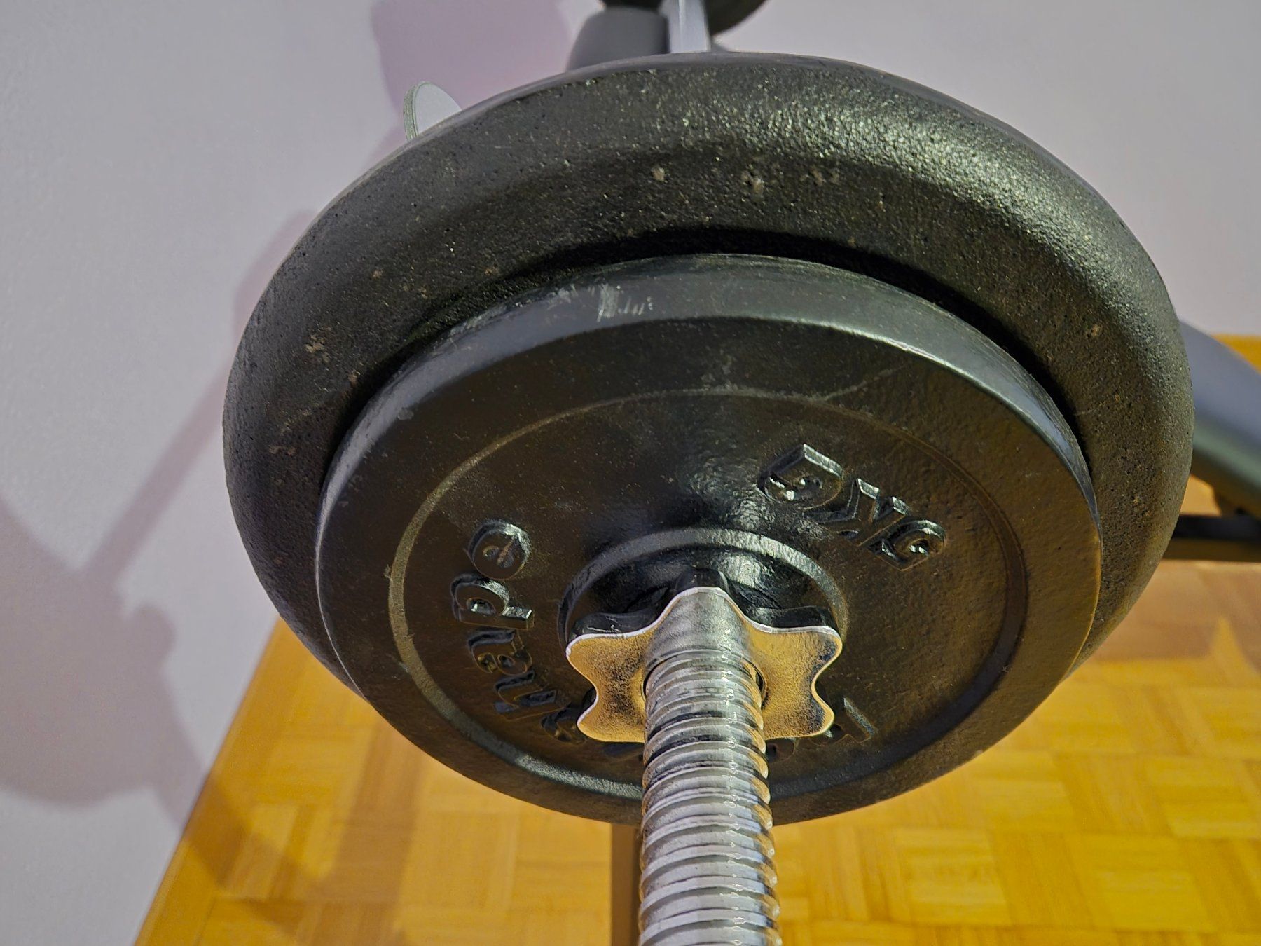Manubri & Pesi: Hantelbank mit Beintrainer – Usato da Wangen an der Aare venduto da Mfl1 5