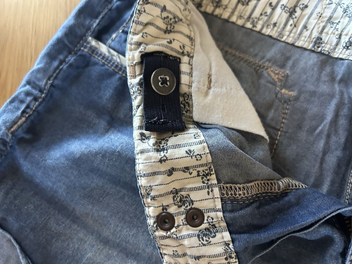 Levi's Pantalons: Short Levi’s 14ans – D'occasion à Daillens par guisepa 3