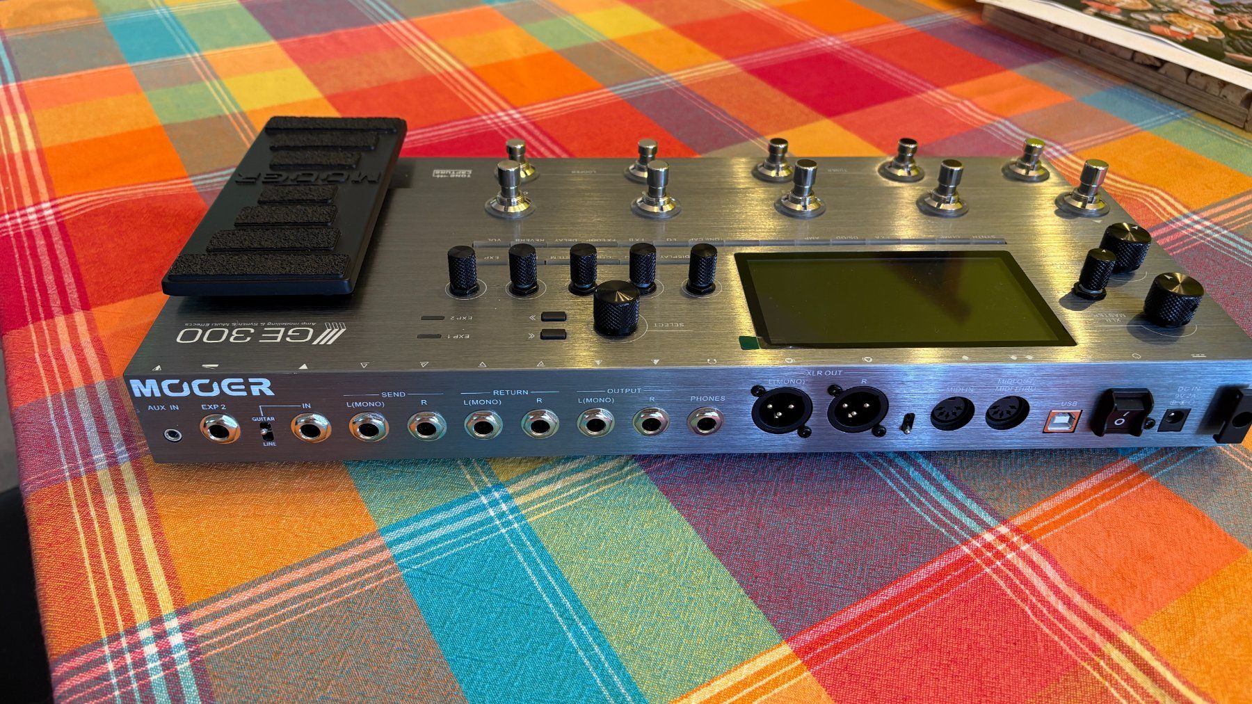 Mooer Strumenti musicali: MOOER GE300 Amp modelling, synth & Multi Effects – Usato da Lamboing venduto da Heureux 3