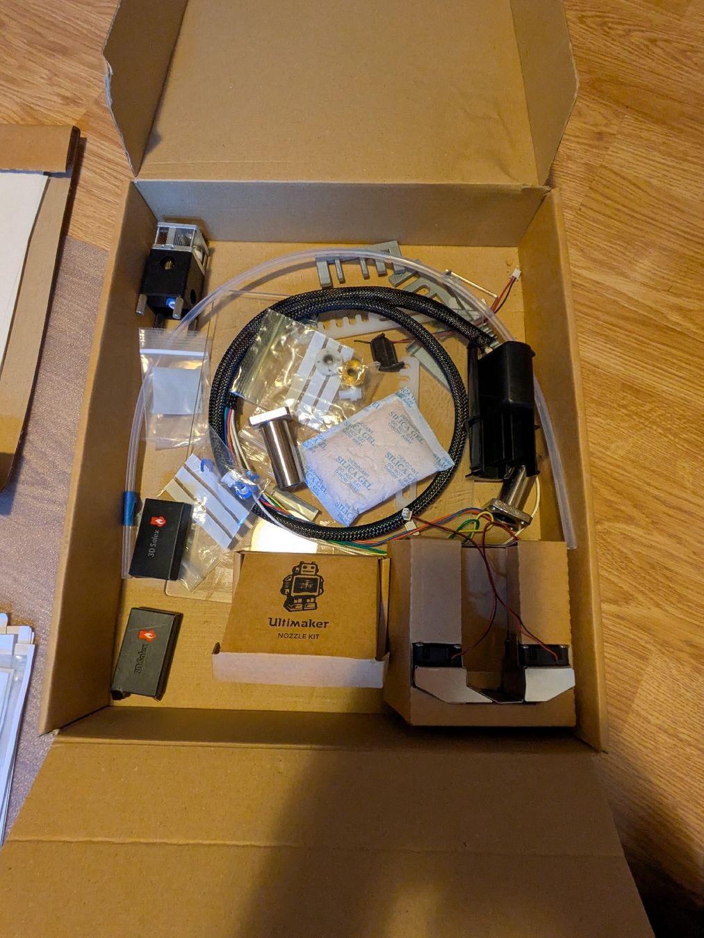 Ultimaker Stampanti 3D: 3D Drucker mit viel Zubehör – Difettoso da Worb venduto da Hie_u_itz 4