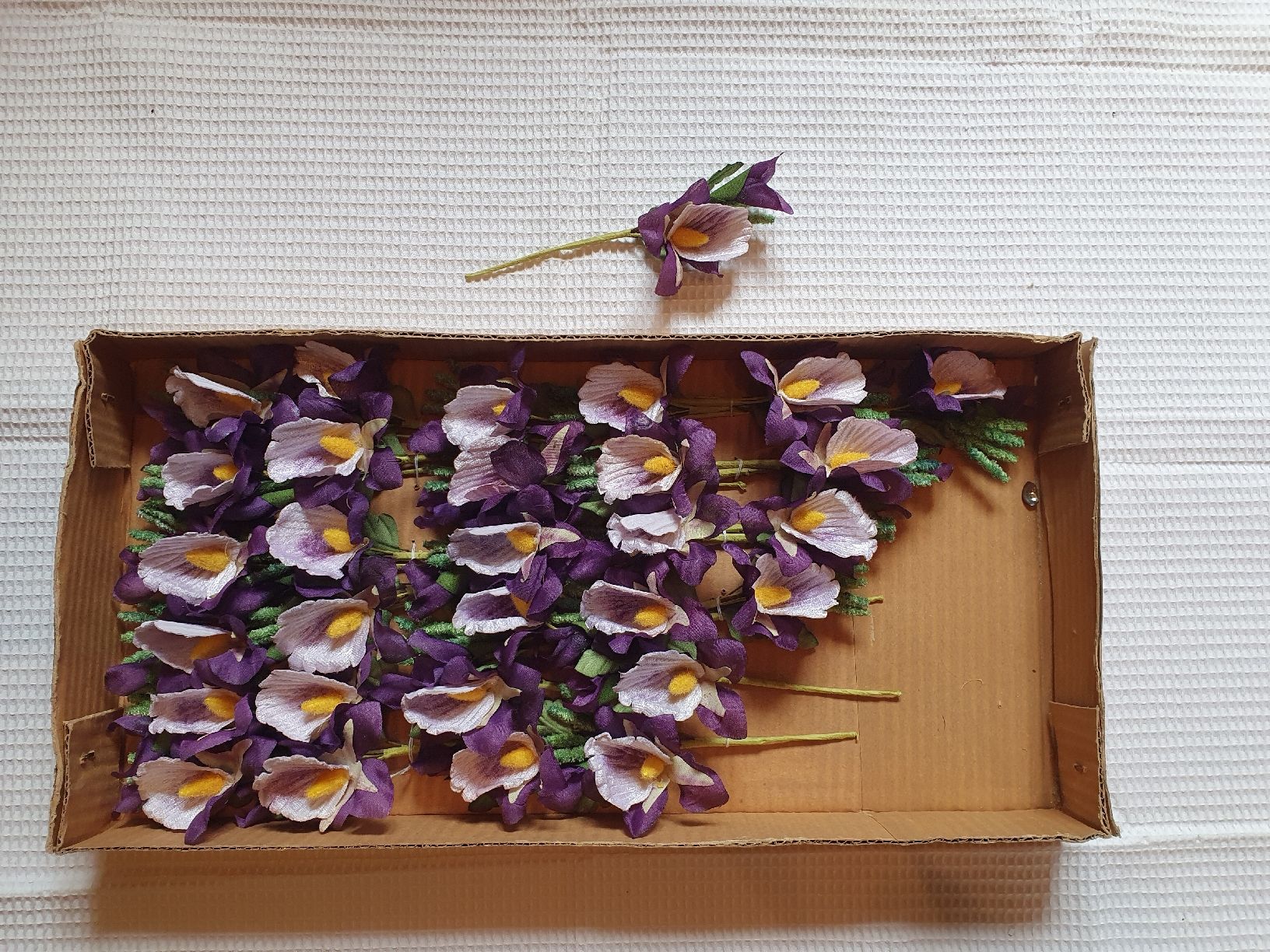Tessuti: 30 Stoffblumen – Nuovo (secondo la descrizione) da Rafz venduto da np4