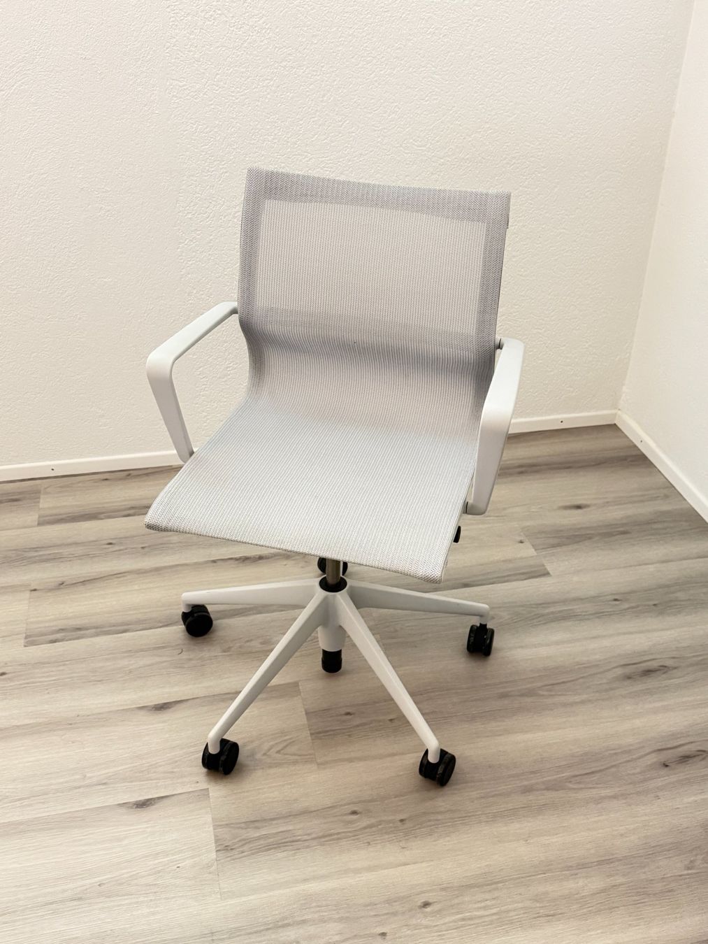 Vitra Chaises: Vitra Physix Bürostuhl – D'occasion à Gockhausen par zhswiss