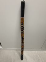 Didgeridoo aus Holz mit Bemalung