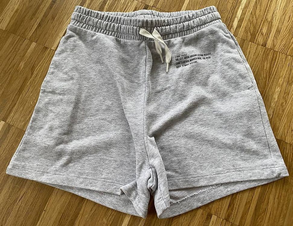 H&M Pantaloni: Shorts basic grau meliert Gr. 146 – Usato da Bottmingen venduto da pao_22jx