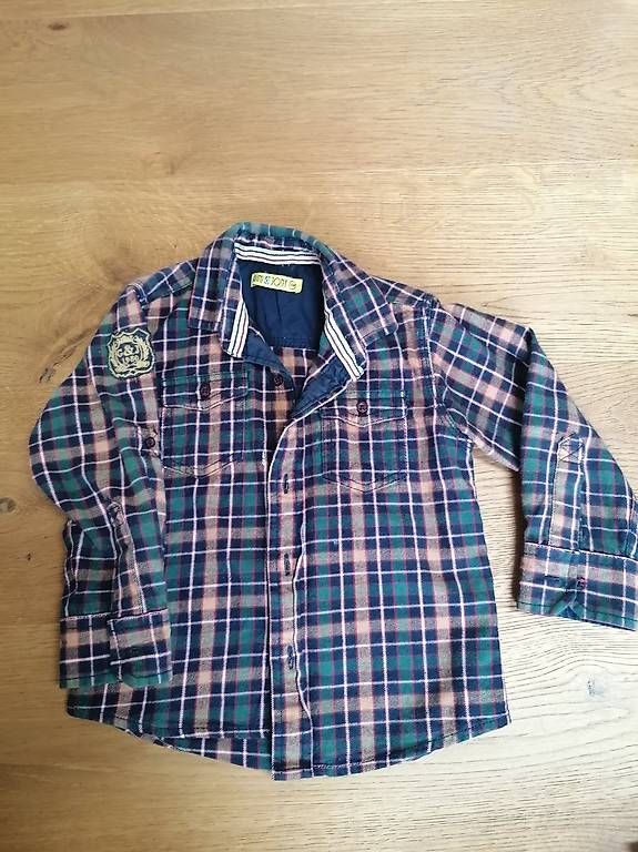 Chemises, T-shirts & Polos: Kinder hemd Grösse 116 – D'occasion à thalwil par Ray7211 3