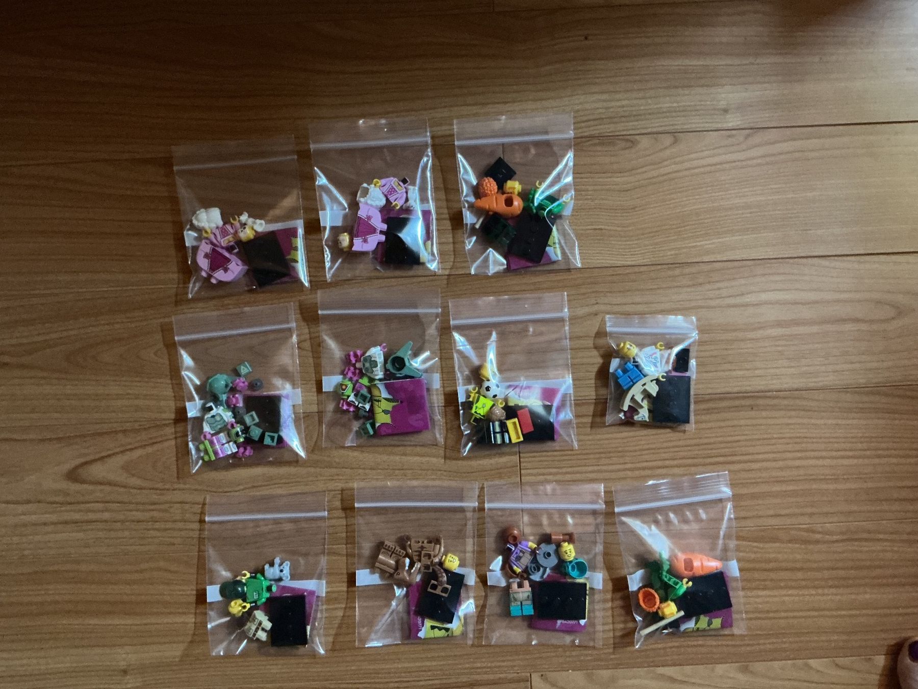 Lego Kit di costruzioni: Lego minifigures série 24 – Nuovo (secondo la descrizione) da Yvorne venduto da Didier66