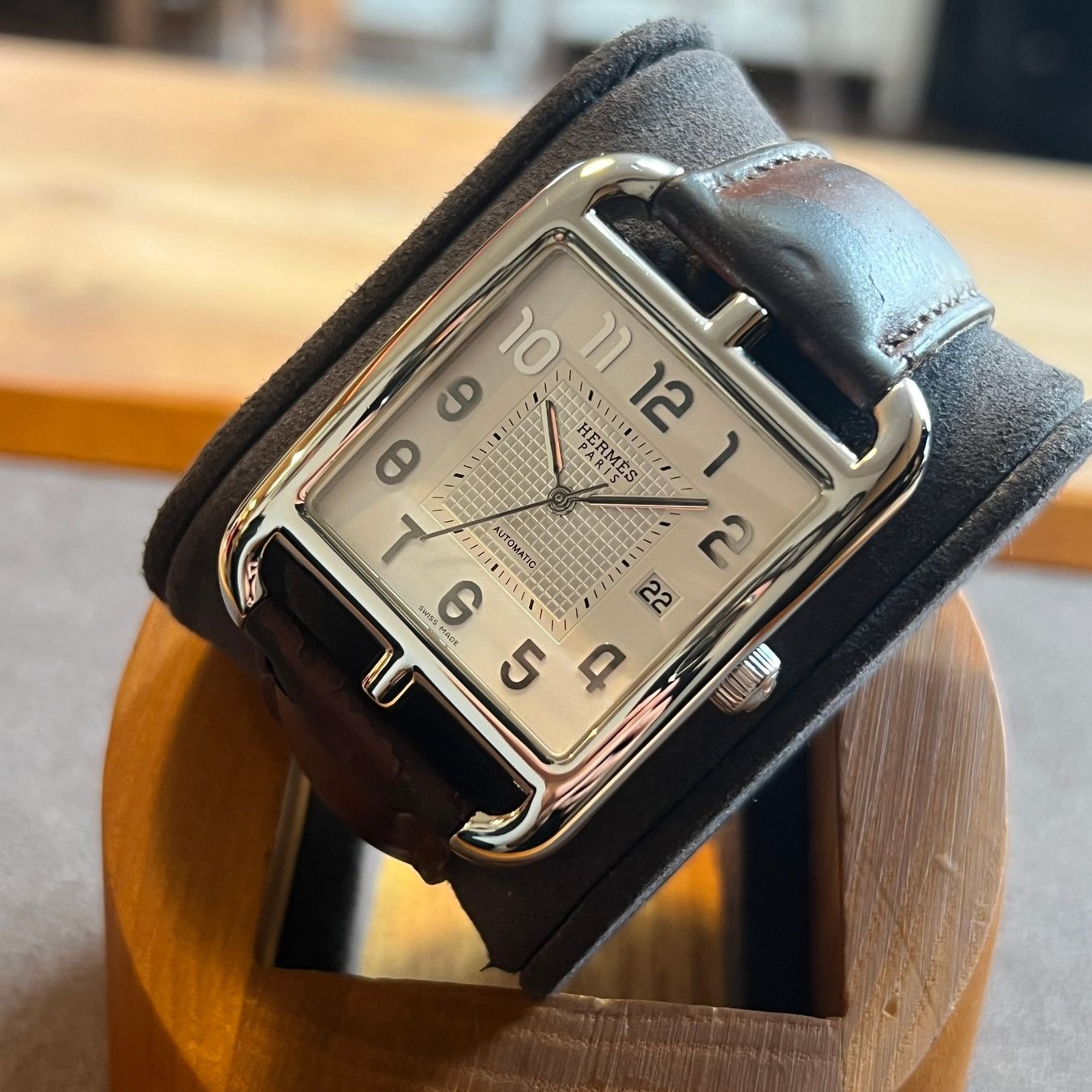 Hermès Montres: FLASH SALE Hermès Cape Cod Date Automatic Silver Dial CD6.71 – D'occasion à Carouge GE par Watchaser 8